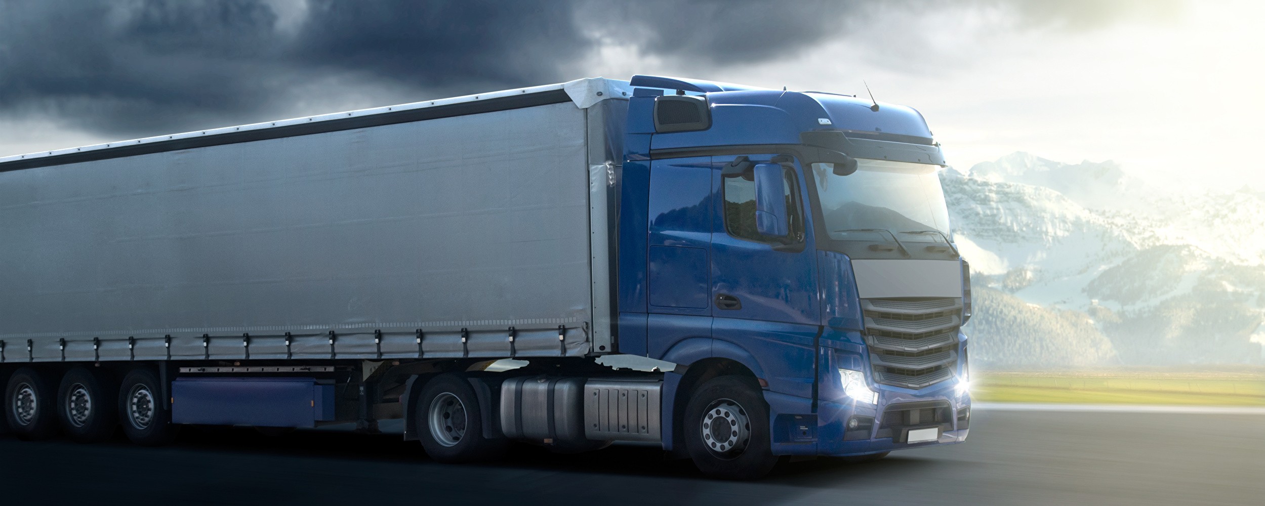 crop-image-online.com_1709271088_TrucksBlue4575241jpg_U638lq8a